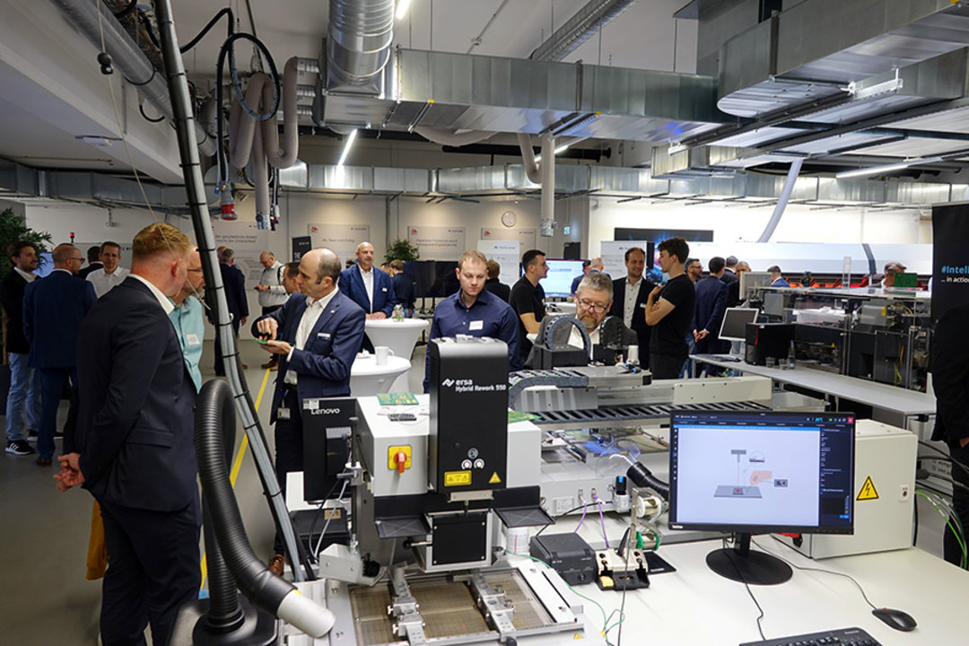 Sehr begehrt beim Technologieforum: Hands-on-Sessions, hier am Ersa Rework-System HR 550