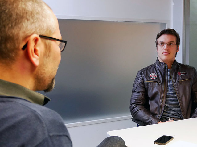Felix Firmbach, angehender Fachinformatiker, im Gespräch mit der KEM-Redaktion