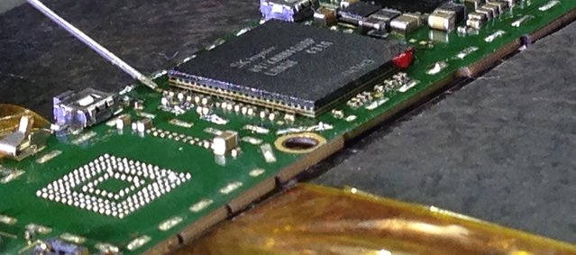 Package-on-Package-Rework mit dem Hybrid-Rework-Arbeitsplatz des HR 600/2