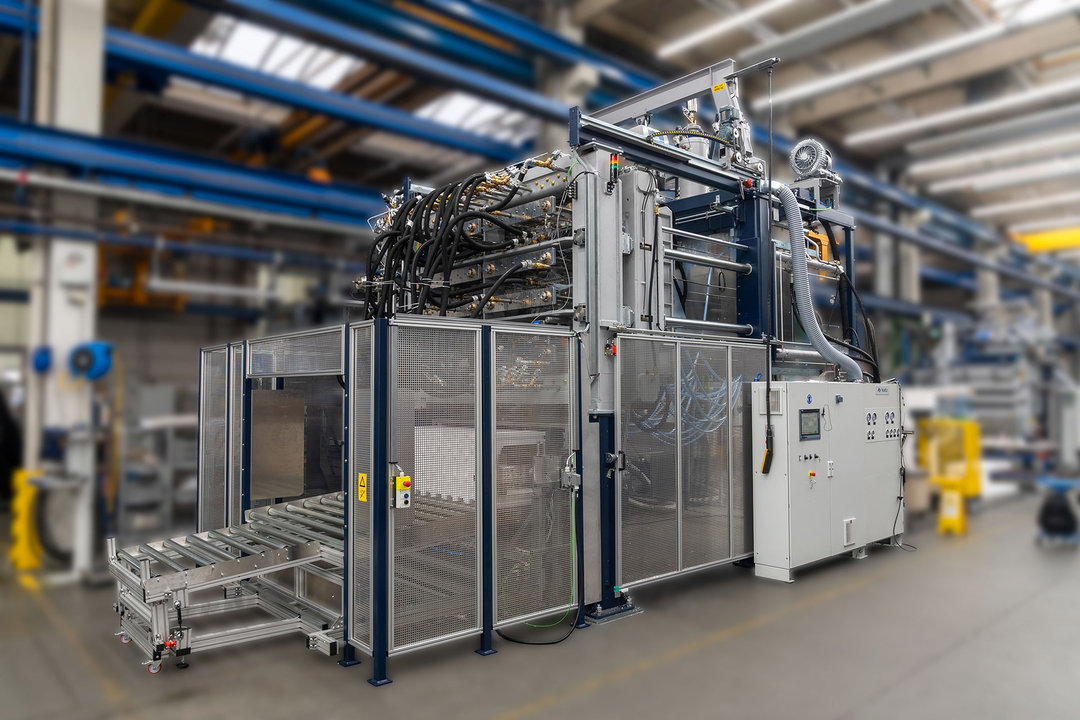 Die CoreLess-Technologie findet Anwendung in den Kurtz Formteilautomaten des Typs PRO FOAMER oder POLY FOAMER. Hier zu sehen: die weltweit größte, mit CoreLess-Technologie ausgestattete Maschine; Bilder: Hordijk Die CoreLess-Technologie findet Anwendung in den Kurtz Formteilautomaten des Typs PRO FOAMER oder POLY FOAMER. Hier zu sehen: die weltweit größte, mit CoreLess-Technologie ausgestattete Maschine; Bilder: Hordijk