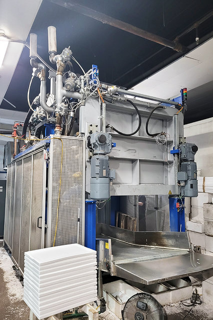Kurtz Formteilautomat mit e-Drive 