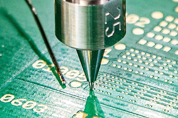 Von Mikro bis Mega: Automatisierte Rework-Lösungen für kleinste Bauteile und XL-Boards mit Ersa Rework-Systemen