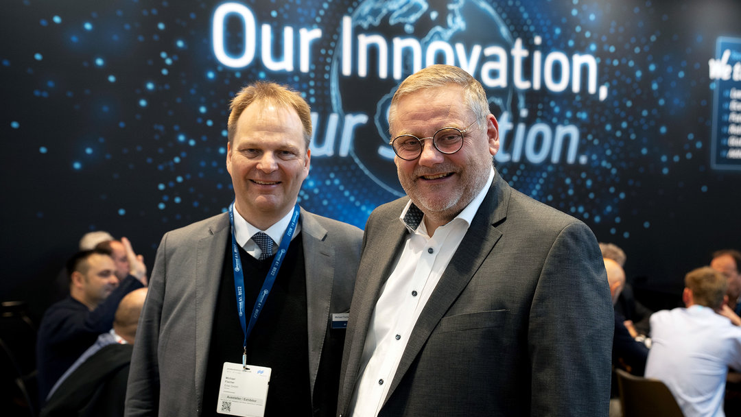 CEO Thomas Mühleck (rechts) und Michael Fischer, CEO der Business Unit Electronics Production