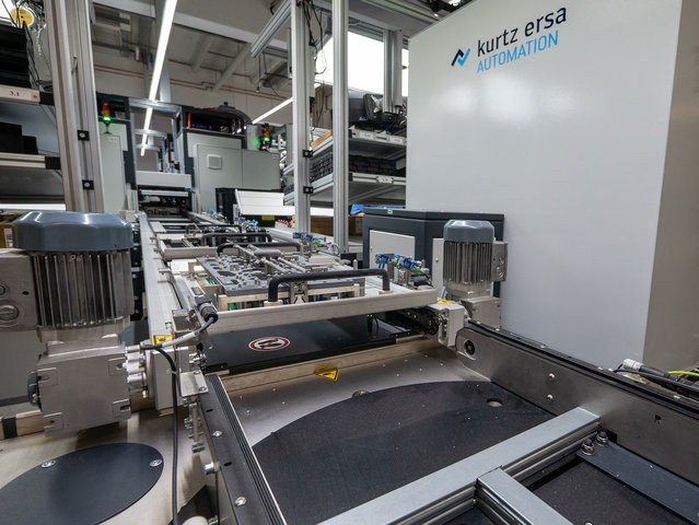 Drehstation innerhalb der neuen Bestücklinie bei Ziehl-Abegg Drehstation innerhalb der neuen Bestücklinie bei Ziehl-Abegg