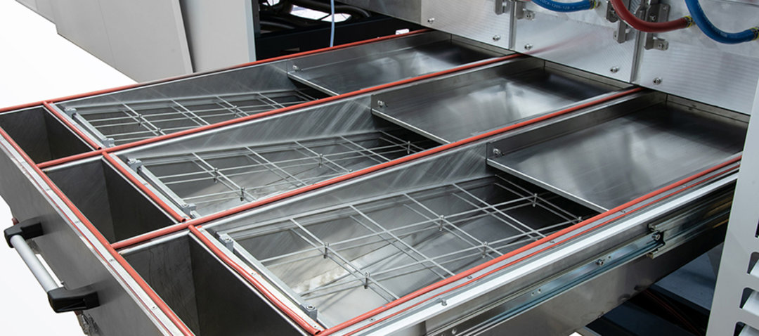 Ersa HOTFLOW THREE mit dreistufigem Reinigungssystem für bis zu 12 Wochen Dauerbetrieb Ersa HOTFLOW THREE mit dreistufigem Reinigungssystem für bis zu zwölf Wochen Dauerbetrieb