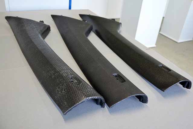Stabil und leicht: A-Säulen-Verkleidung verhautet und mit Lasertextur