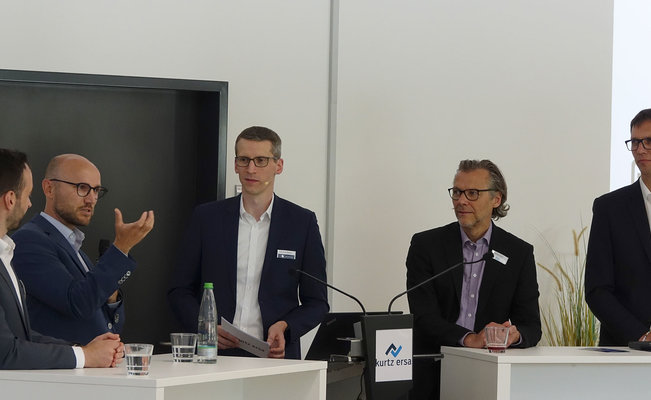 Podiumsdiskussion beim Technologieforum zum Thema „Nachhaltige Elektronikfertigung“