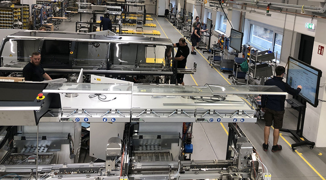 Auf digital gepolt: die Ersa Produktion in der neuen Produktionshalle