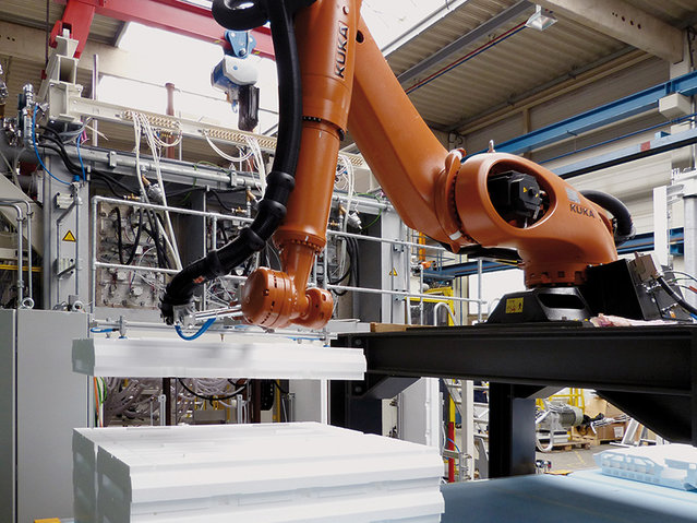 Industrie 4.0 ist bei Kurtz Moulding Machines fester Bestandteil des Tagesgeschäfts