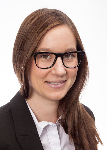 HAMMER ACADEMY Kanzlerin Verena Bartschat, Human Resources Referentin, Kurtz Holding GmbH & Co. Beteiligungs KG Die Kanzlerin der HAMMER ACADEMY: Verena Bartschat, Human Resources Referentin, Kurtz Holding GmbH & Co. Beteiligungs KG