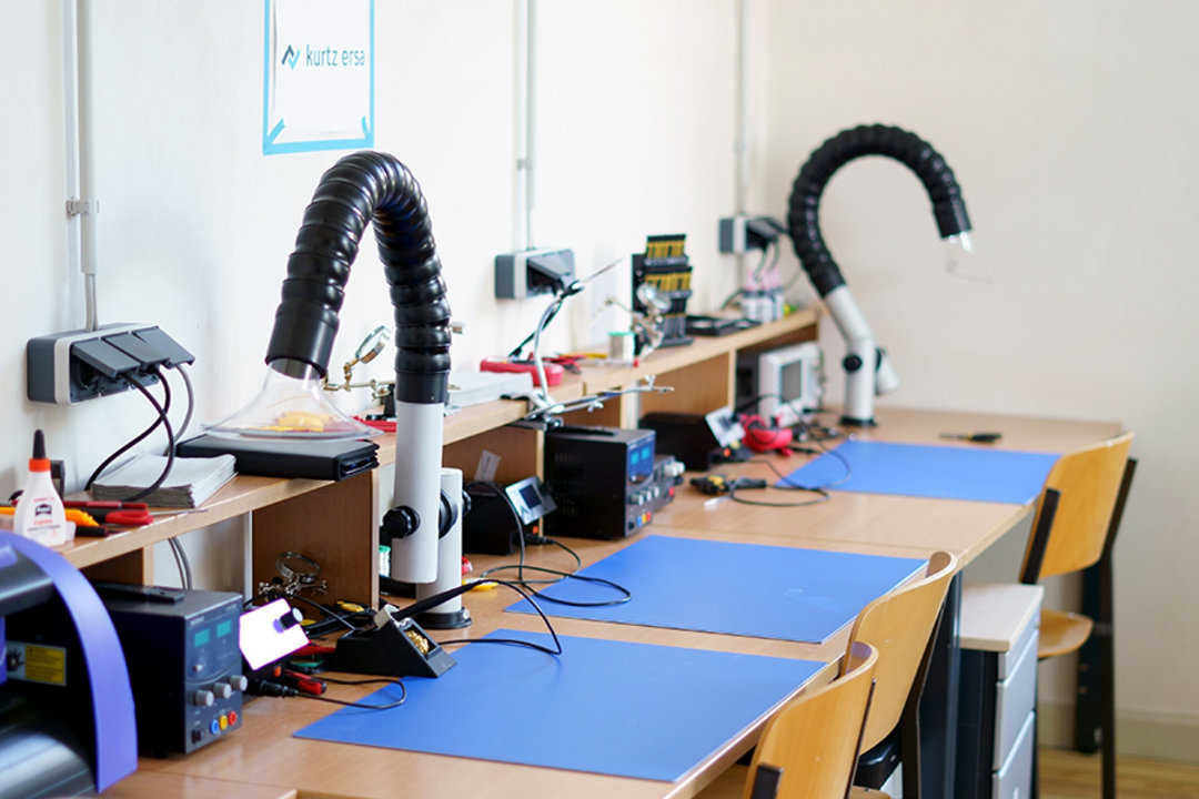 Ersa Tools in der Elektronikwerkstatt des Creapolis Makerspace Ersa Tools in der Elektronikwerkstatt des Creapolis Makerspace