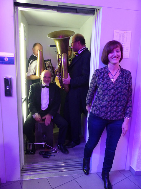 Musik funktioniert überall: das Kleine Salonorchester in kleiner Besetzung Musik funktioniert überall: das Kleine Salonorchester in kleiner Besetzung