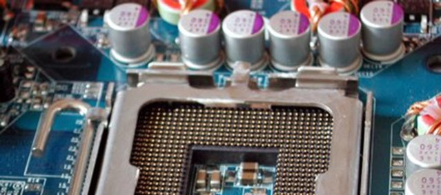 Eine komplexe Reworkaufgabe stellt der LGA-775-Prozessorsockel dar