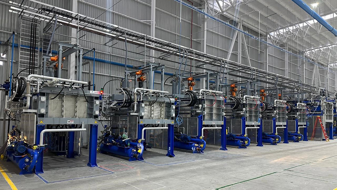 Produktionslinie bestehend aus den Formteilautomaten des Typs Kurtz N-LINE