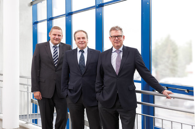 Rainer Kurtz, geschäftsführender Gesellschafter der Ersa GmbH und Vorsitzender der Geschäftsführung des Kurtz Ersa-Konzerns (rechts), Thomas Mühleck, CFO (links), und Uwe Rothaug, CTO des Kurtz Ersa-Konzerns (Mitte)