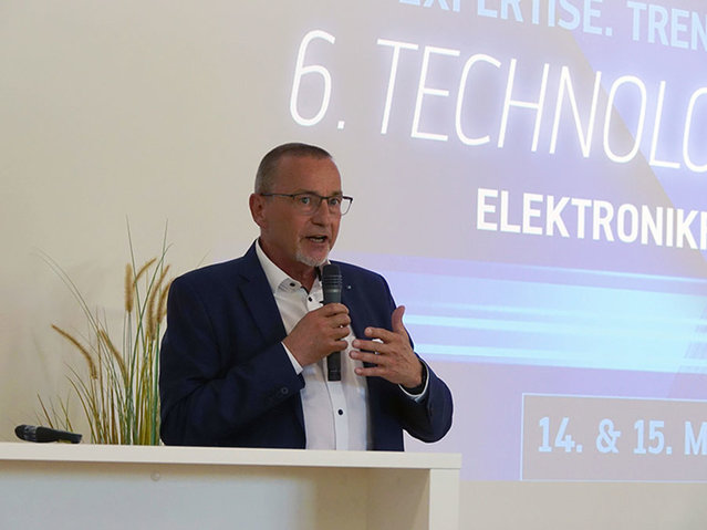 Hansjürgen Bolg, Leiter Lötwerkzeuge, Rework & Inspektion bei Ersa, begrüßte zum 6. Technologieforum in Wertheim