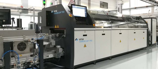 Die Ersa POWERFLOW PRO Wellenlötanlage mit Kühltunnel während des Rücktransports