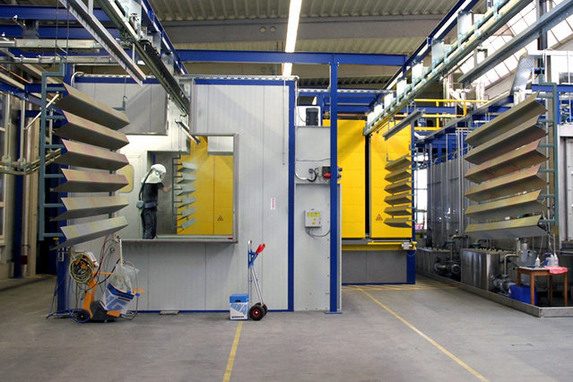 Archiv-Bild der Pulverbeschichtungsanlage zu Zeiten der Metallbearbeitung Wertheim GmbH Archiv-Bild der Pulverbeschichtungsanlage zu Zeiten der Metallbearbeitung Wertheim GmbH