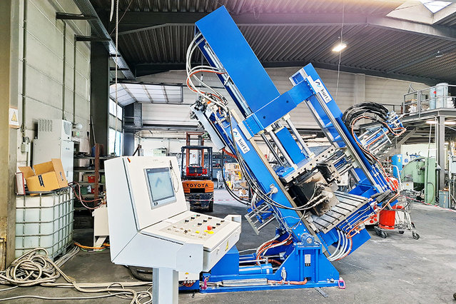 Gekippte Ansicht Kippgießmaschine AK01 Gekippte Ansicht Kippgießmaschine AK01