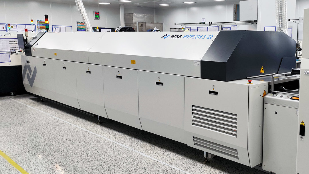 Die Ersa HOTFLOW Reflowlötmaschine in der Napino-Elektronikfertigung Die Ersa HOTFLOW Reflowlötmaschine in der Napino-ElektronikfertigungDie Ersa HOTFLOW Reflowlötmaschine in der Napino-Elektronikfertigung