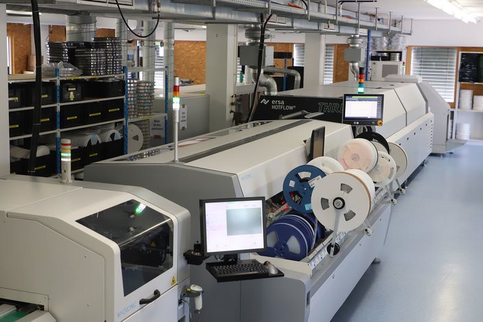 Die HOTFLOW THREE in der Elektronikfertigung der Technischen Alternative