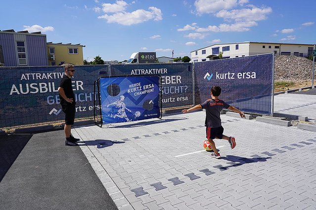 Rahmenprogramm mit vielfältigen Verpflegungsmöglichkeiten und Kinderunterhaltung