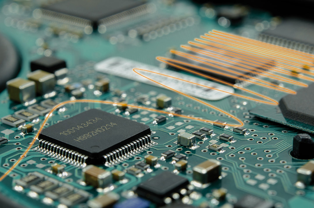 VOIDLESS-Technologie: Anregung der Platine mit einer Sweep-Bewegung VOIDLESS-Technologie: Anregung der Platine mit einer Sweep-Bewegung