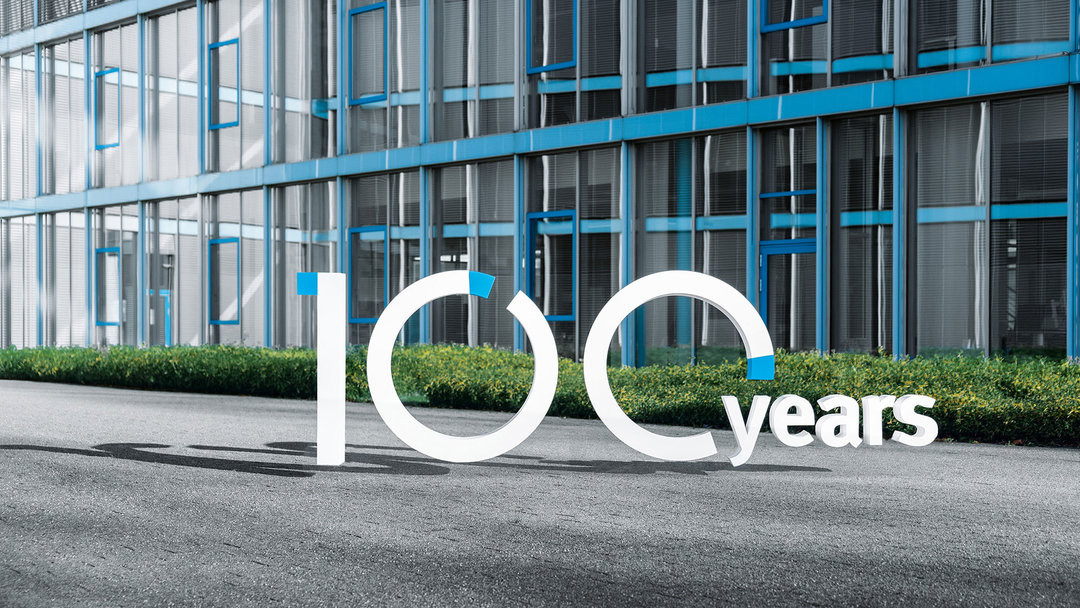 100 Jahre in Bewegung: Heute ist Festo eines der führenden Automatisierungs-Unternehmen weltweit und mit Festo Didactic Weltmarktführer in der technischen Aus- und Weiterbildung 100 Jahre in Bewegung: Heute ist Festo eines der führenden Automatisierungs-Unternehmen weltweit und mit Festo Didactic Weltmarktführer in der technischen Aus- und Weiterbildung