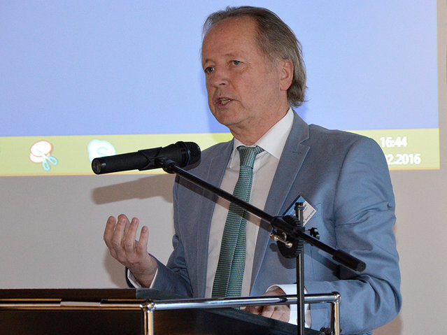 Prof. Dr. Wilfried Mödinger betonte, dass Kurtz Ersa mit der Gründung der Hammer Academy vom Industrie- zum Wissensunternehmen werde Prof. Dr. Wilfried Mödinger betonte, dass Kurtz Ersa mit der Gründung der Hammer Academy vom Industrie- zum Wissensunternehmen werde