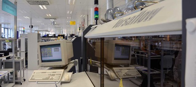 20 Jahre reibungslose Produktion: Ersa VERSAFLOW 40/50 in der Elektronikfertigung von Tesat-Spacecom