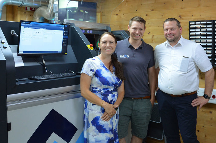 Eine starke Partnerschaft: Unternehmer Martin Mader (Mitte) mit Sandra Paggen-Breu, Geschäftsführerin Paggen GmbH, und Ersa Area Sales Manager Mark Birl