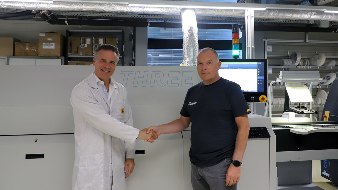 Gute Partner seit über 20 Jahren: Gerhard Sattler von TELE (re.) und Stefan Kessler von der Stepan GmbH Gute Partner seit über 20 Jahren: Gerhard Sattler von TELE (re.) und Stefan Kessler von der Stepan GmbH