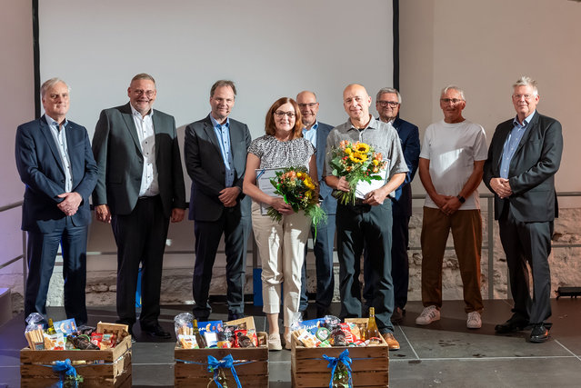 40 Jahre Kurtz Ersa (v.l.n.r.): Hubert Baren, Thomas Mühleck, Dr. Michael Fischer, Barbara Böxler, Andrea Carta, Edgar Diener, Rainer Krauss, Joachim Kraft, Rainer Kurtz