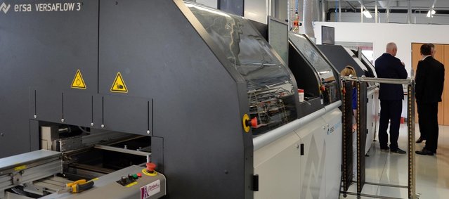 Doppelte VERSAFLOW 3/45 in der Telux-Elektronikfertigung Doppelte VERSAFLOW 3/45 in der Telux-Elektronikfertigung