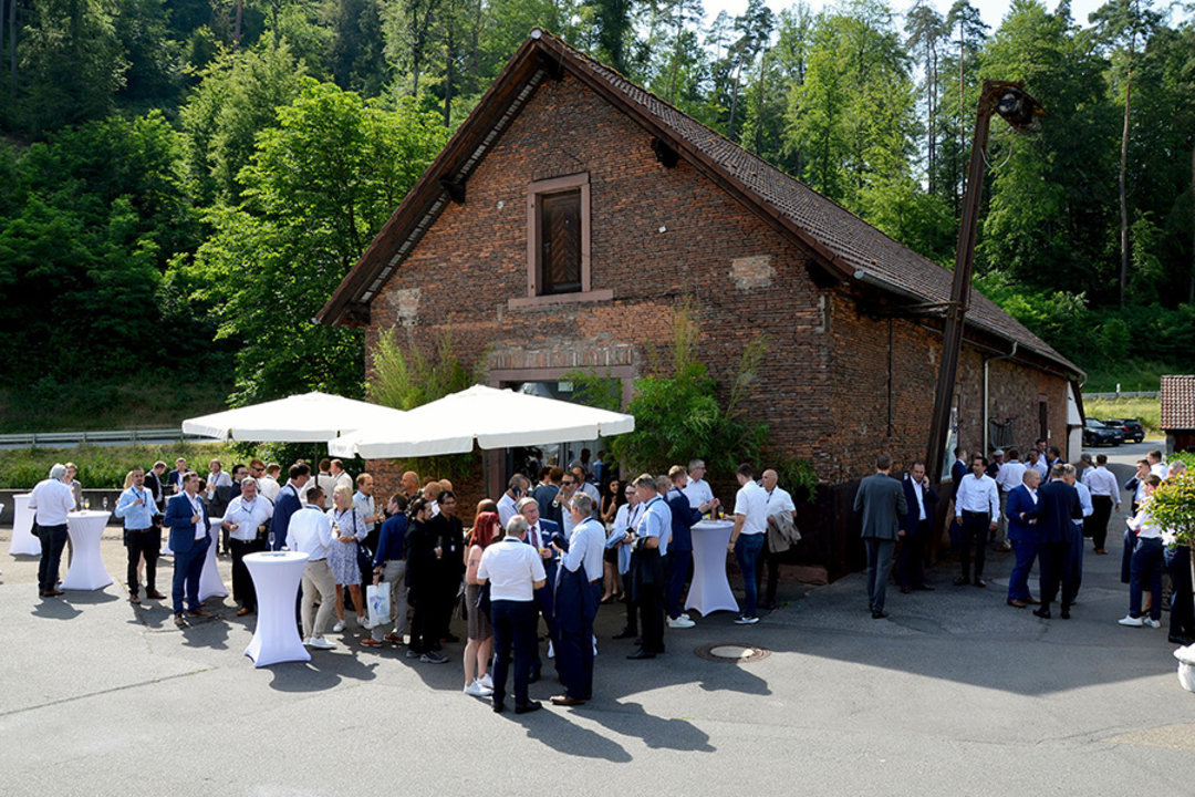 Get-Together bei hochsommerlichen Temperaturen ...