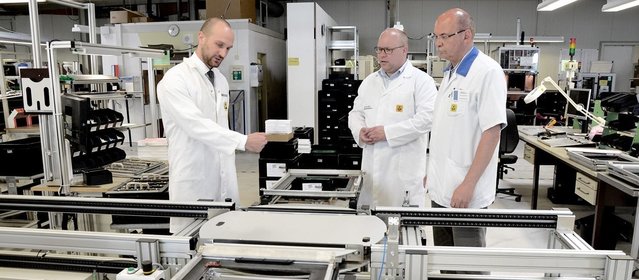 STG-BEIKIRCH setzt in der Elektronikfertigung auf RFID-Technik, die Traceability, Lötprogrammwahl und Rücktransport der Rahmen an den entsprechenden Arbeitsplatz ermöglicht